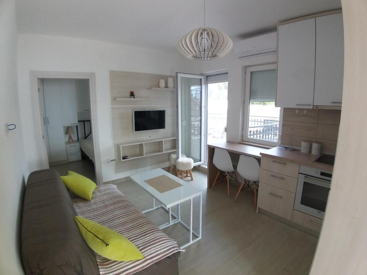 Apartman Dajoda 1 Bijela Exterior foto